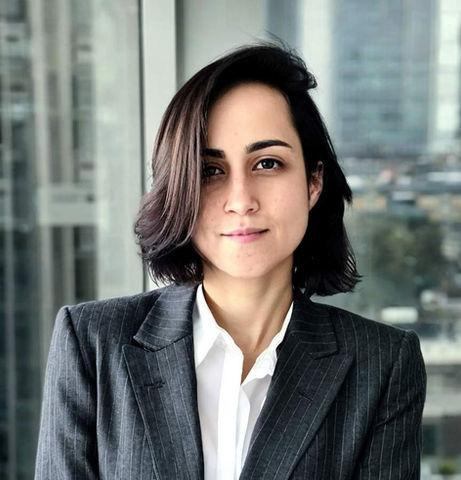 Dijital Tasarım ve XR Teknolojileri Öncüsü, Esra Akdere;
Dijital tasarım ve teknoloji alanlarında geniş deneyime sahip bir girişimcidir.